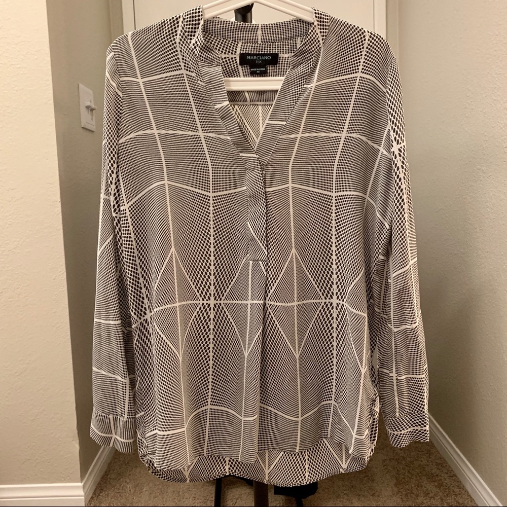 Unique Calvin Klein silk Blouse